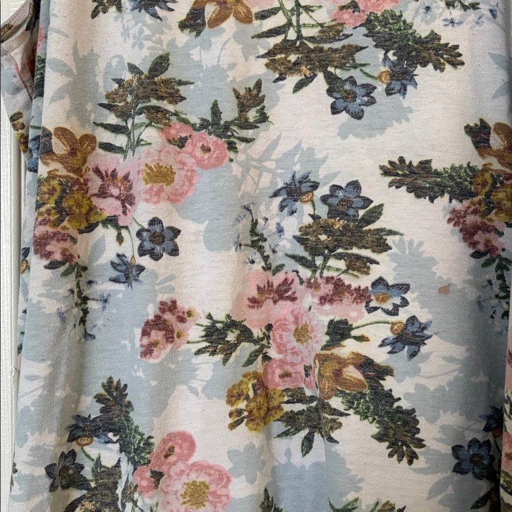 Torrid Tank - Picture 2 of 3
